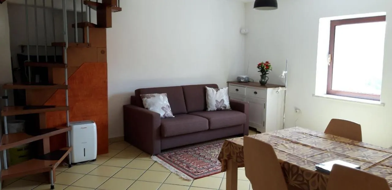 Guenstiges, Ruhiges Haeuschen Appartement Aulla